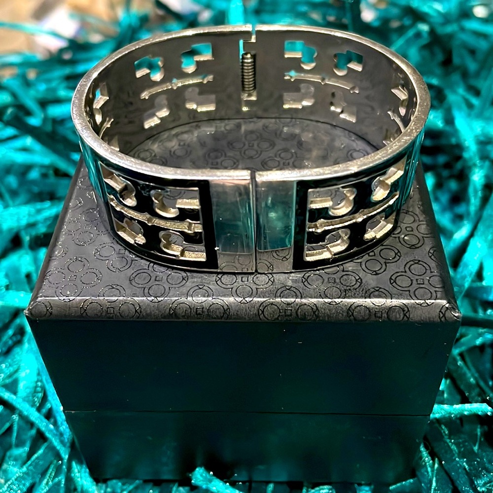 Tory Burch Black and Silver Braclet